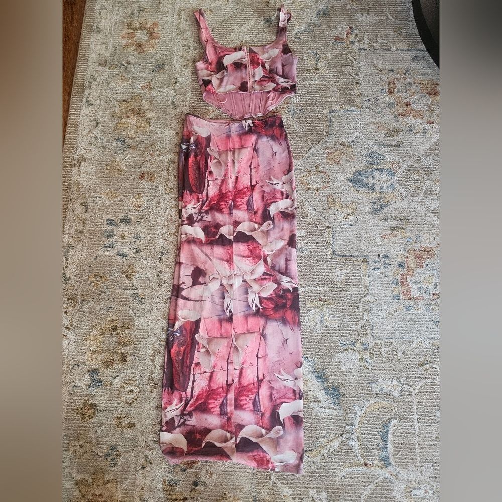 Blanc pink floral Maxi Skirt with Corset style top that zips up in back. Sz sm, - Picture 3 of 8